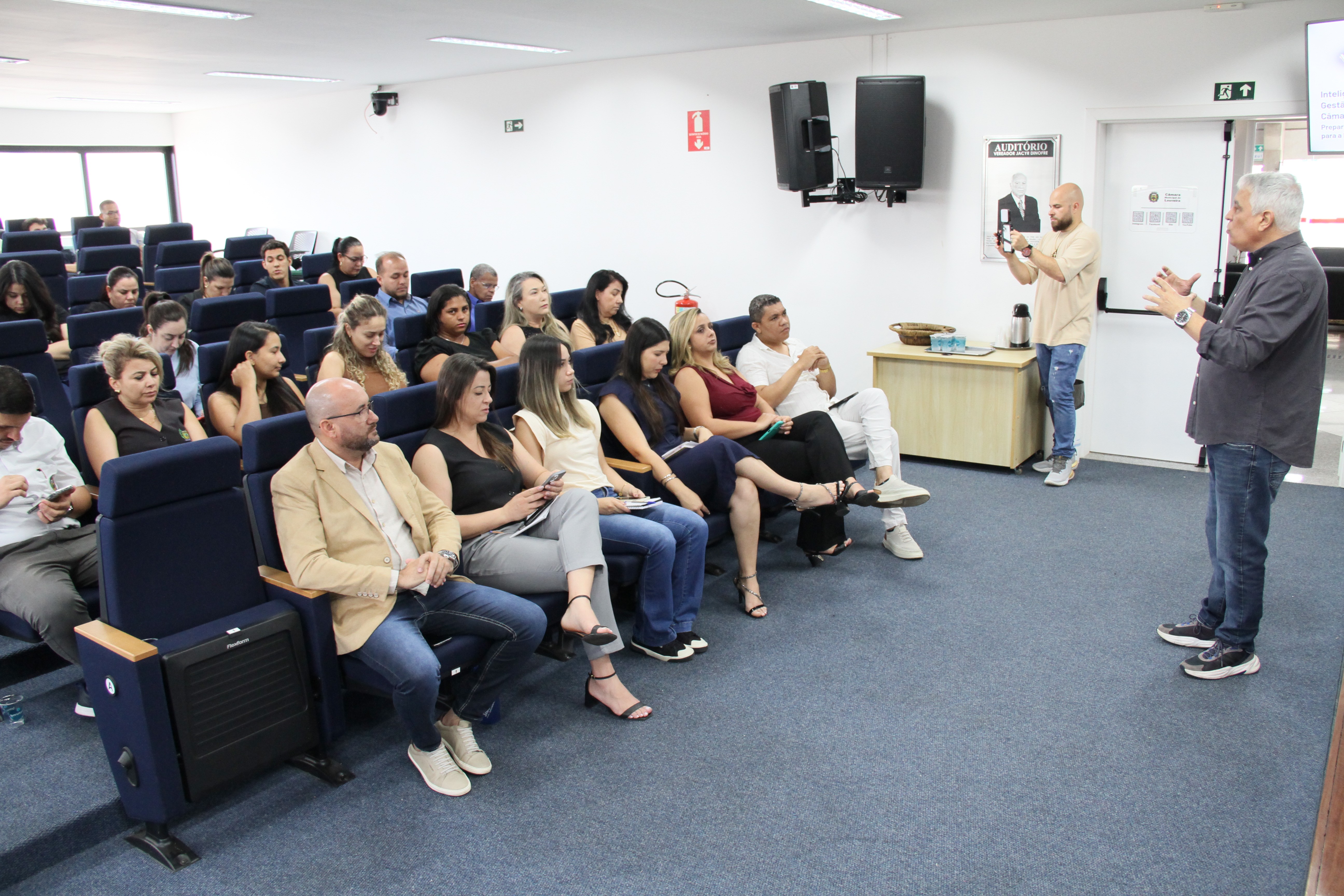 Câmara de Louveira inova com uso de IA no trabalho parlamentar