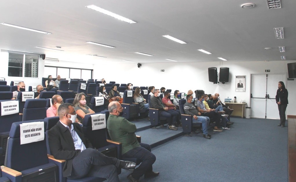 Secretária faz apresentação sobre Arborização Urbana