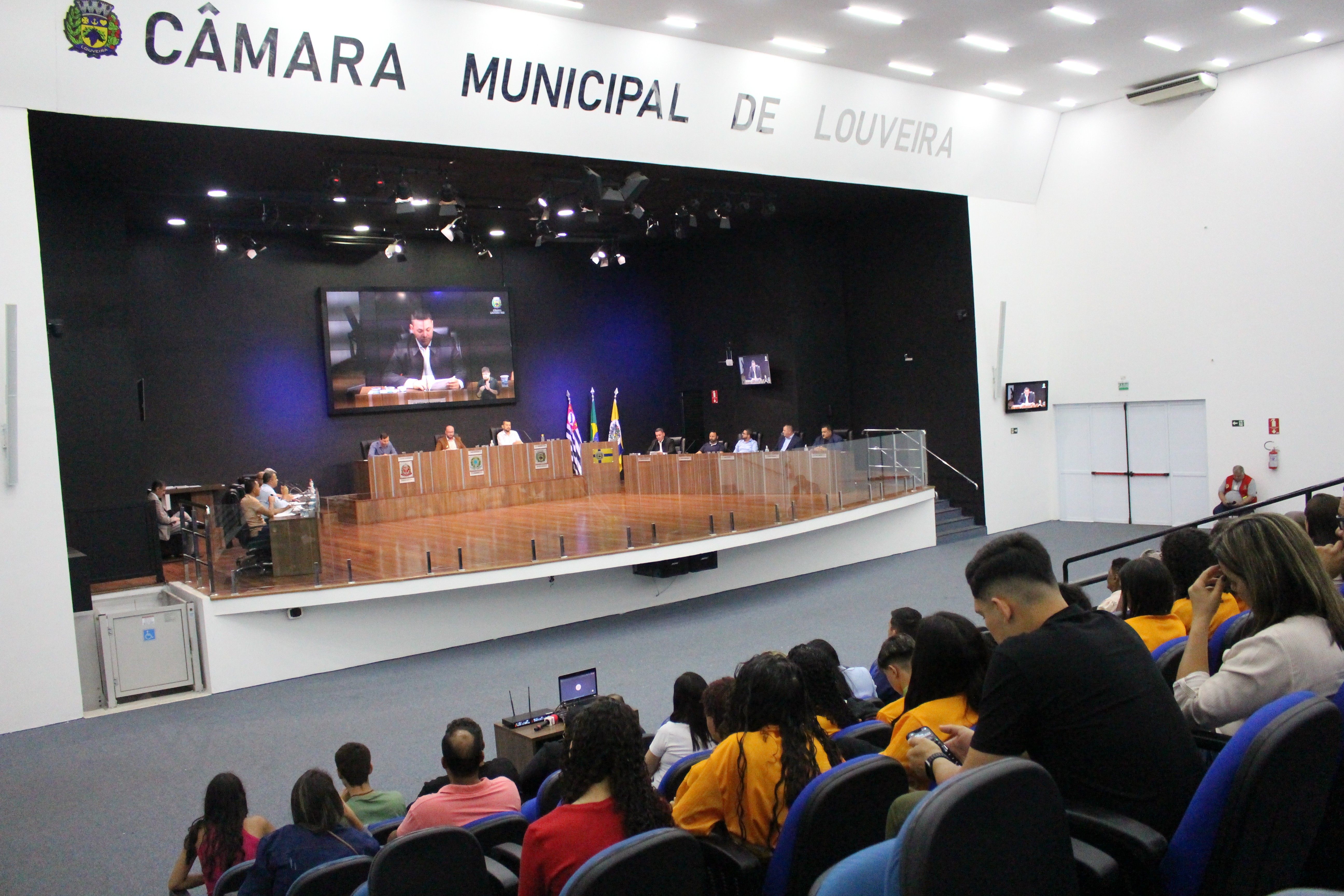Estudante Willian Bassi dá nome à sala de leitura