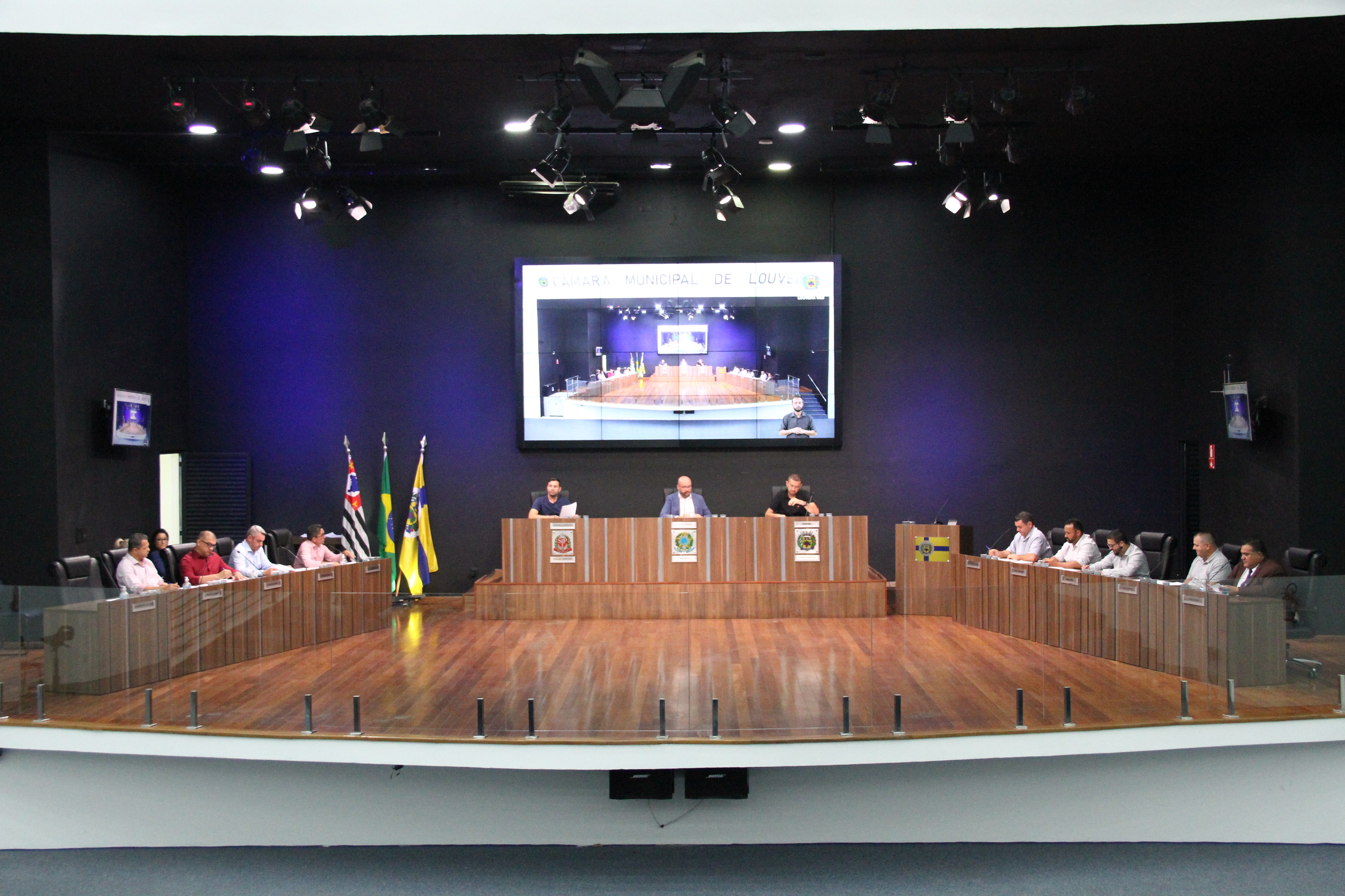 Louveira aprova possibilidade de sessões remotas