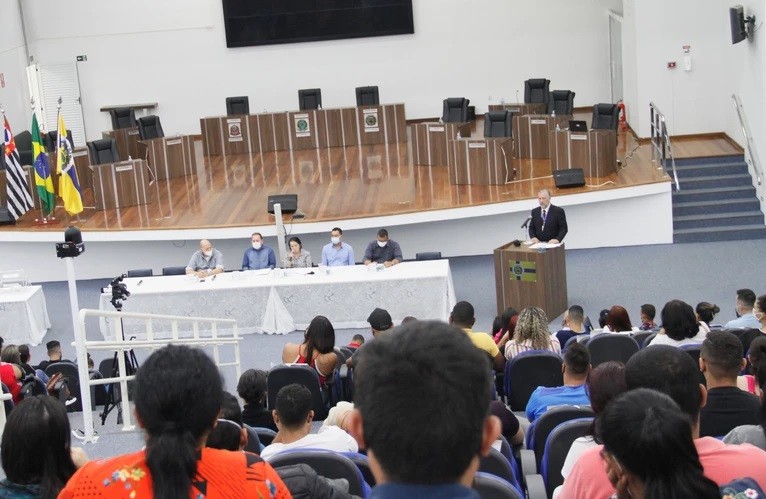 Vereadores acompanham sorteio de localização dos apartamentos do Louveira D