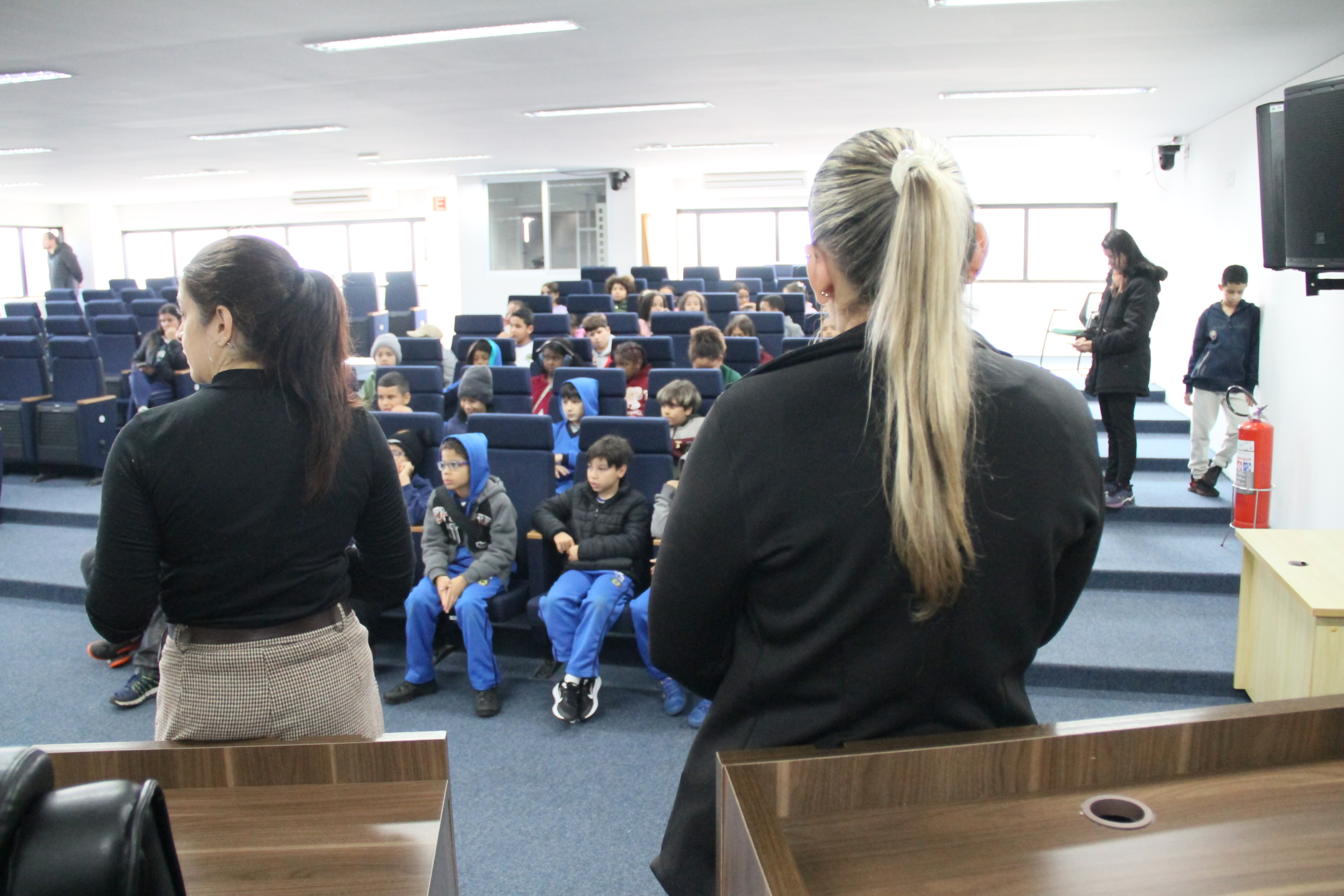 Conhecendo a Câmara recebe turmas de escolas diferentes
