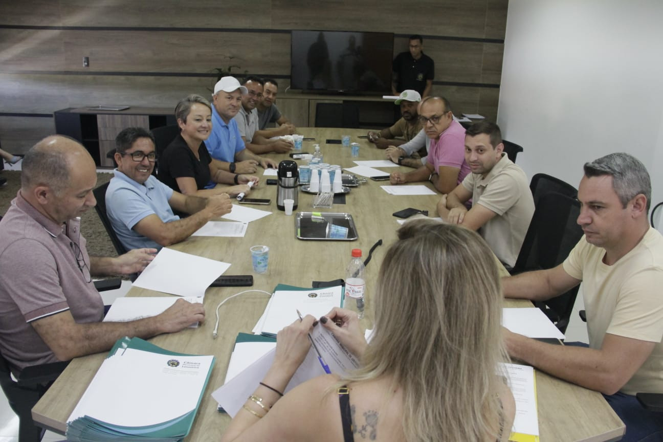Vereadores se reúnem para mais uma Reunião de Comissões
