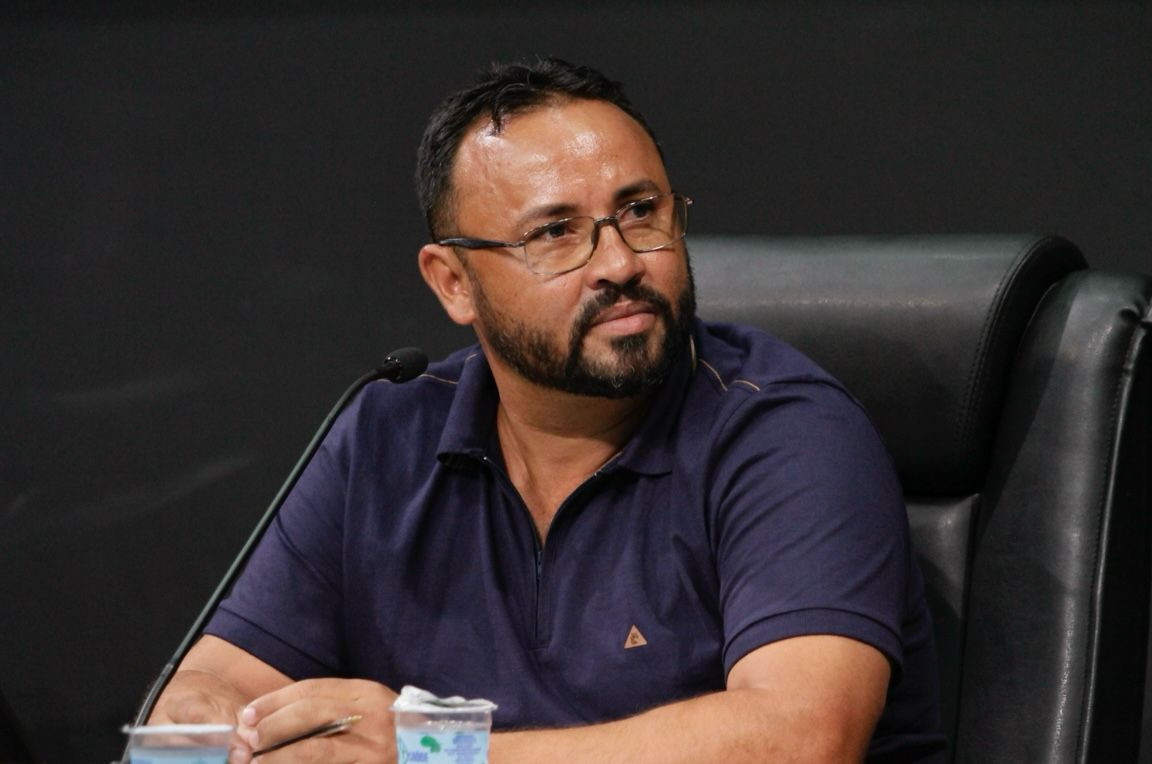 Primeira sessão de 2024 transcorre com tranquilidade